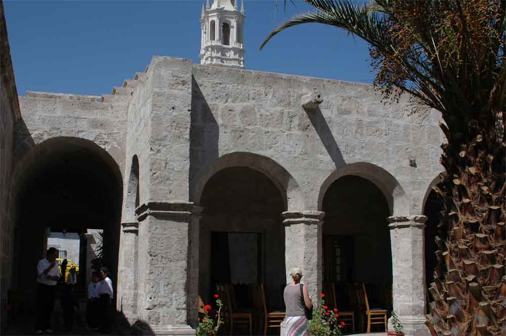 38 - Peru - Arequipa, casa colonial, interior